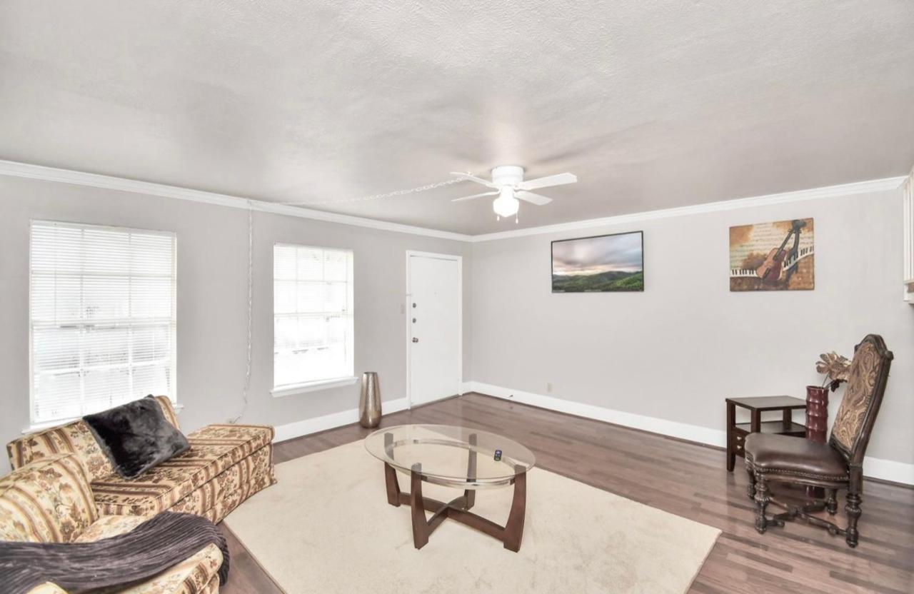 Stunning Private Room In Town Home Houston Esterno foto