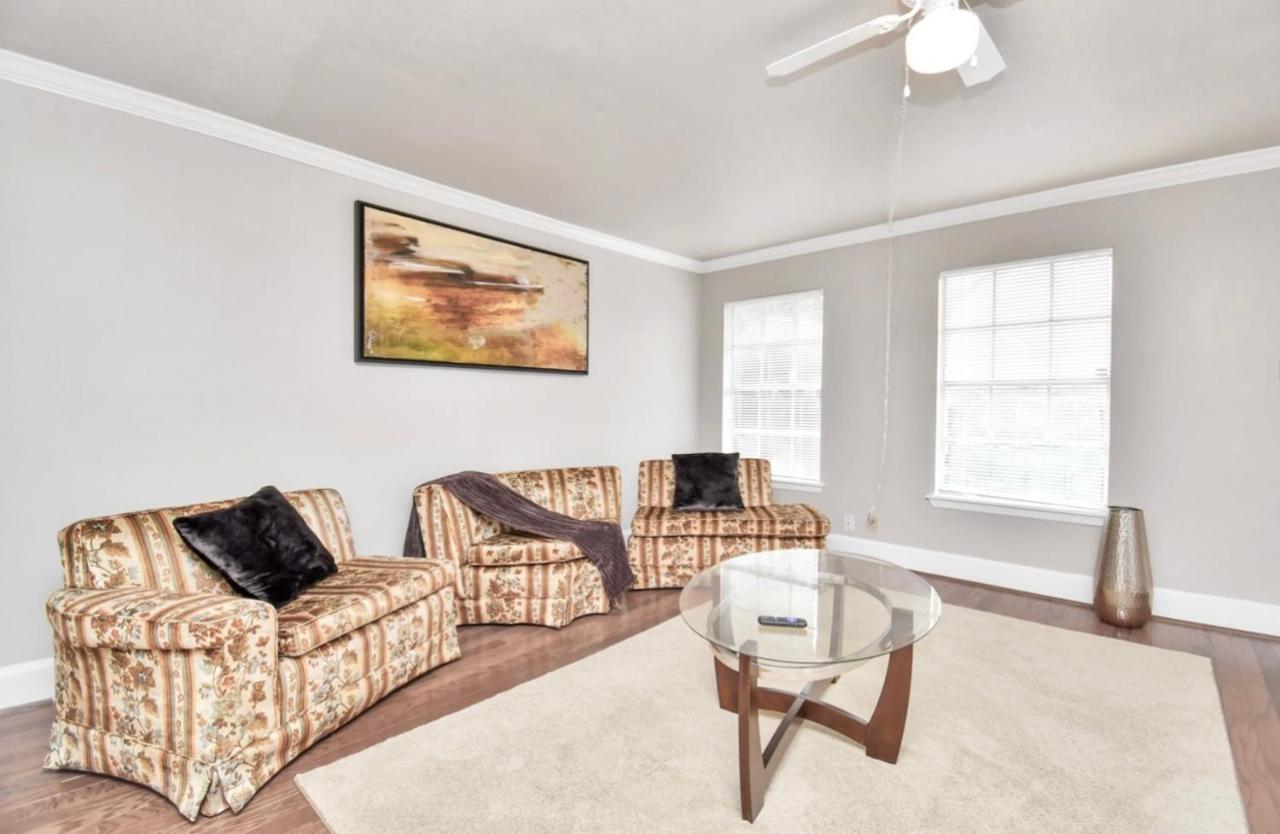 Stunning Private Room In Town Home Houston Esterno foto